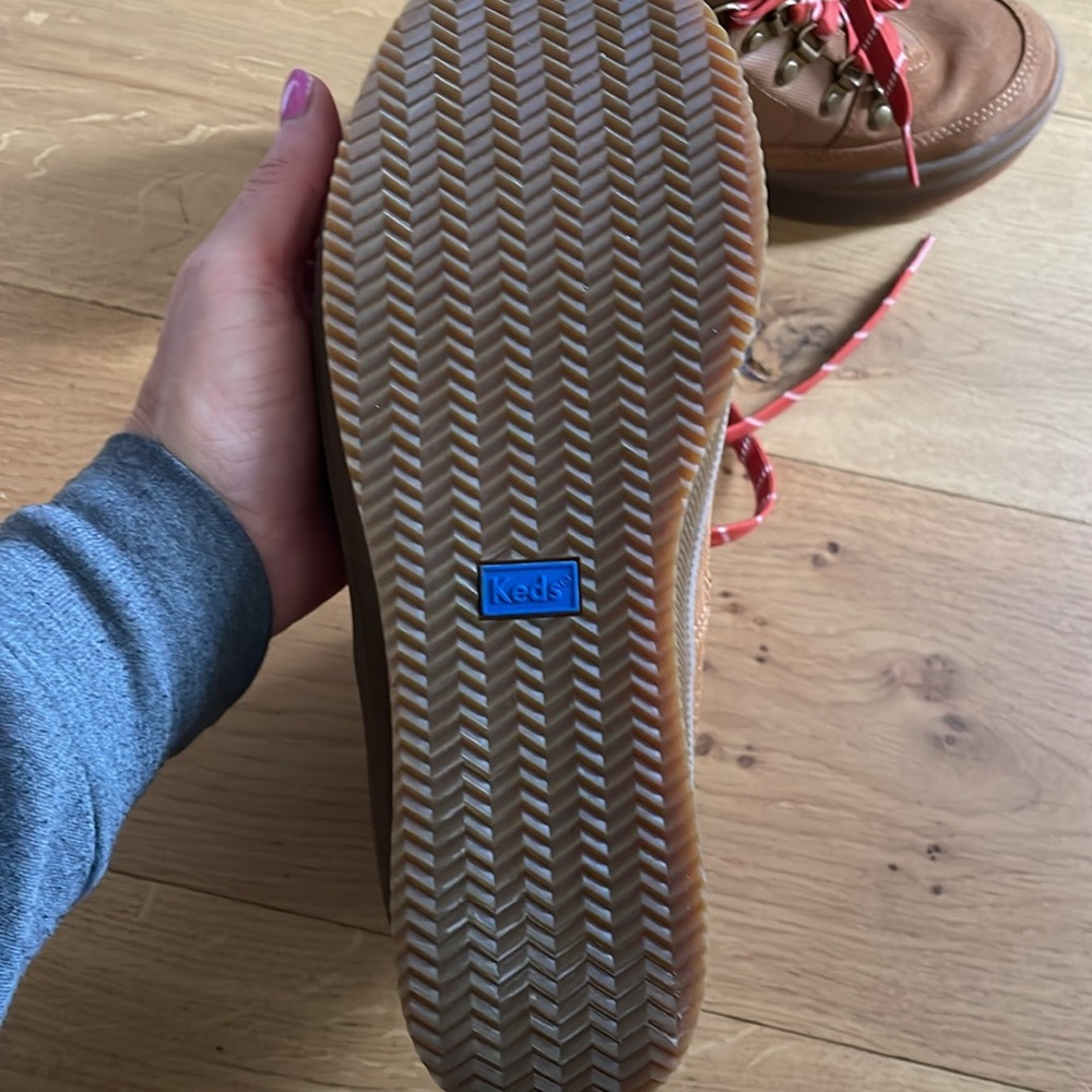 Keds Brown Boots with Red Laces - Picture 3 of 5